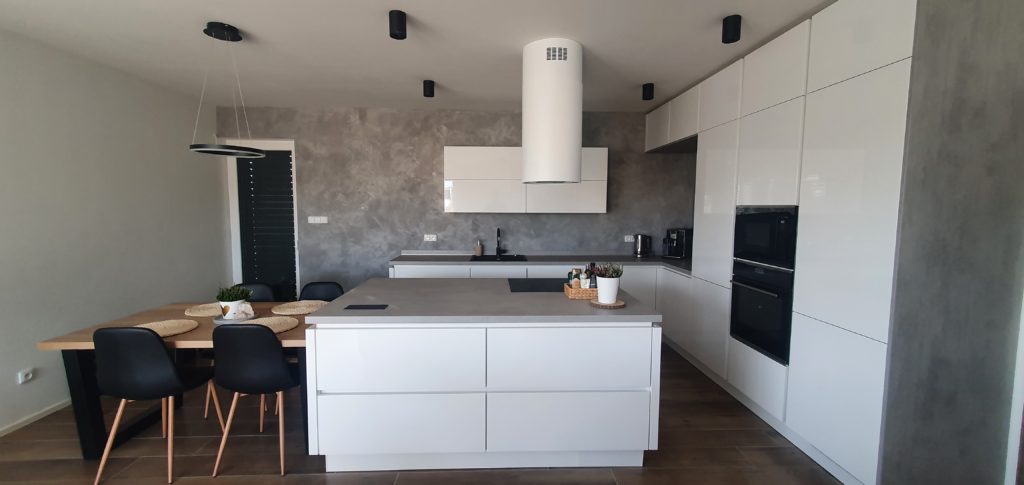 Moderní kuchyně na míru Chlumčany II