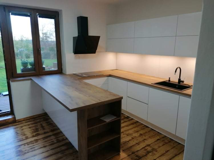 Kuchyňská linka v RD Nepomuk