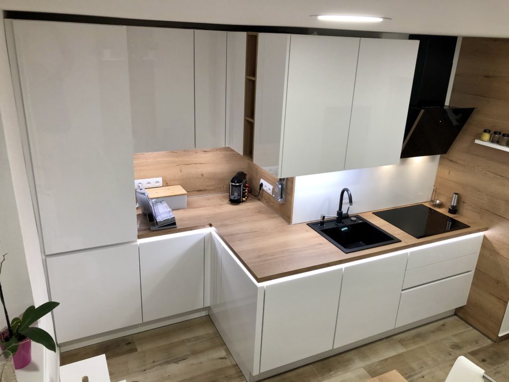 Atypická kuchyně na míru v centru Plzně