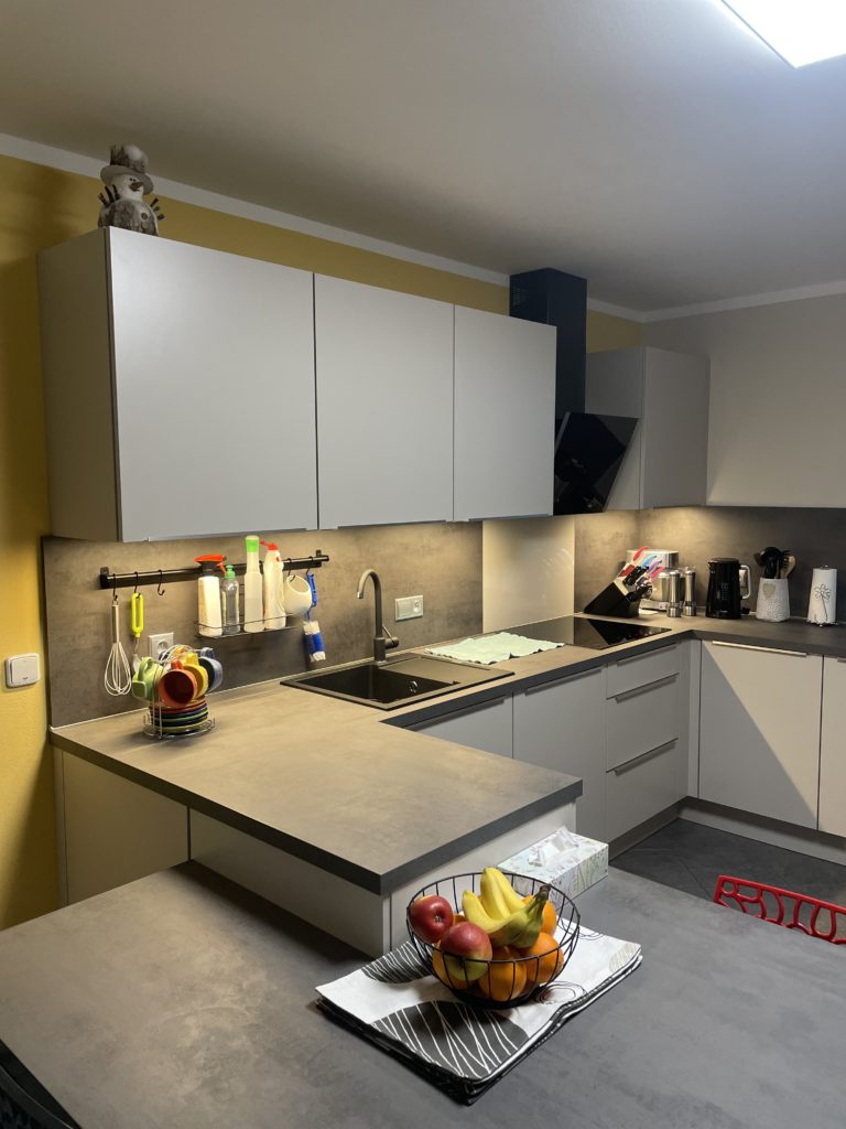 Nadčasová kuchyňská linka Žákava