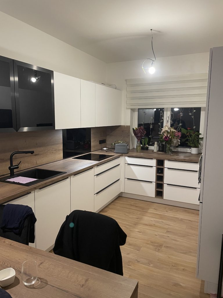 Moderní kuchyňská linka na Praze I