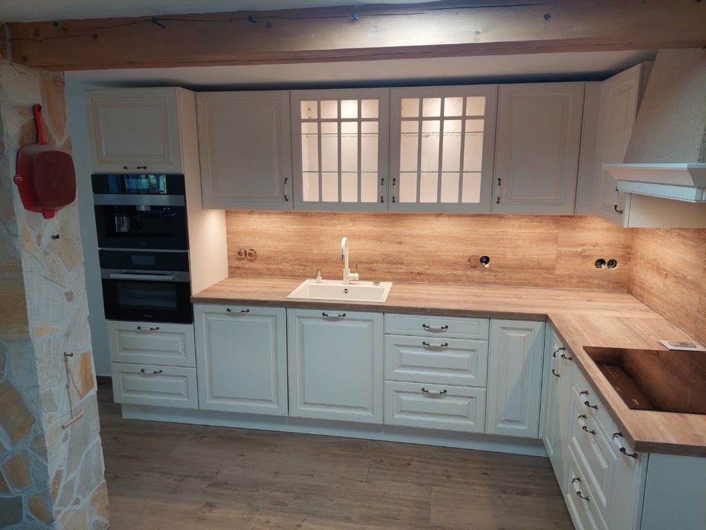 Rustikální kuchyně s Miele spotřebiči