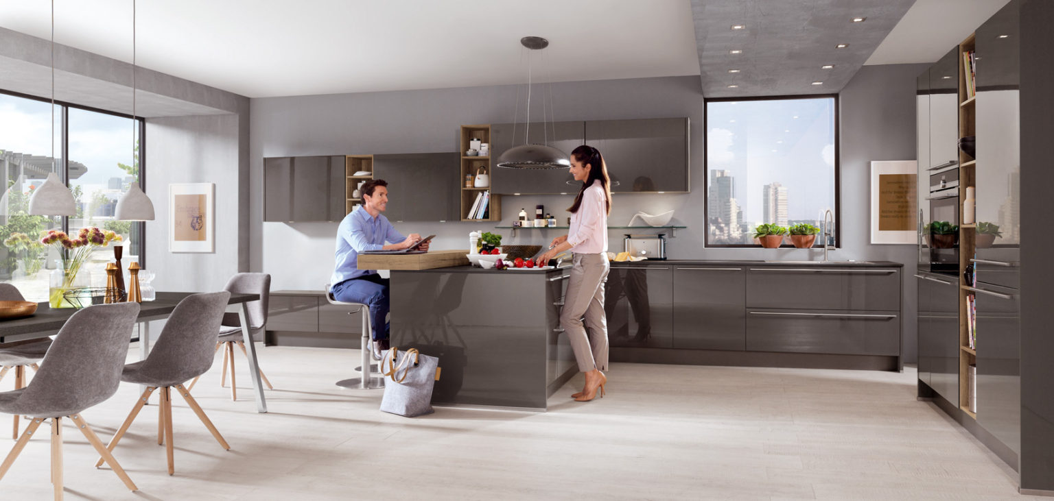 /Lesk%20a%20elegance%20na%20dosah:%20Designová%20kuchyně%20LUX%20823